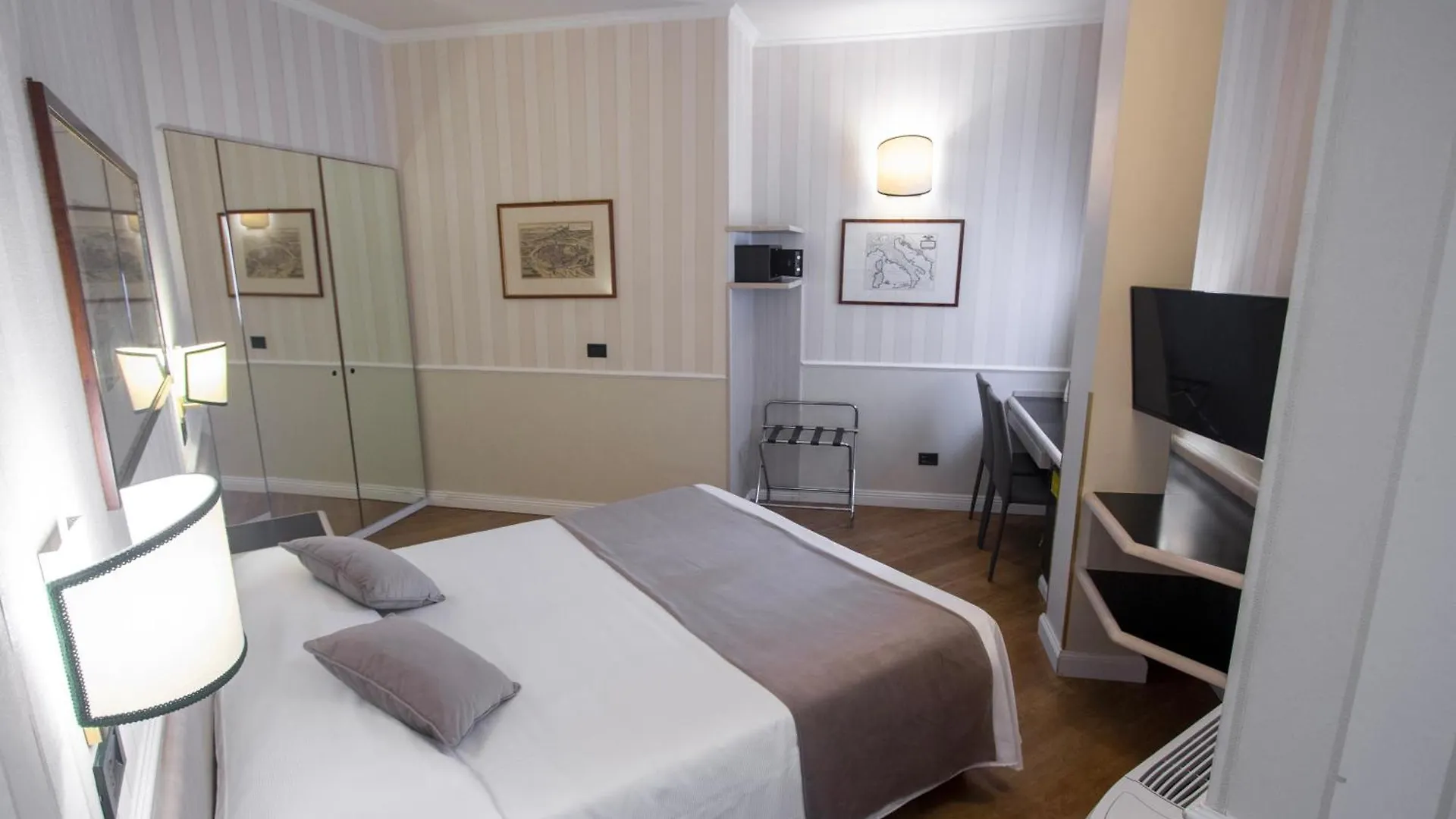 Hotel Flora Milan 3*,  Italie