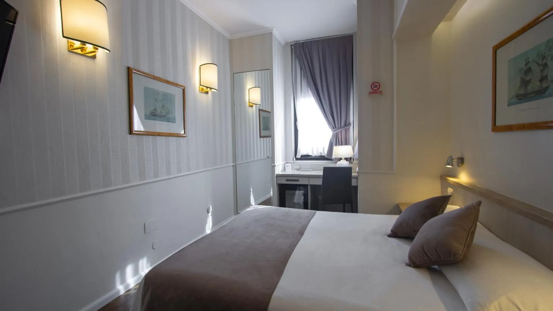 ***  Hotel Flora Milán Italia